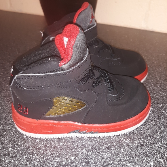 Sneakers - Picture 1 of 4